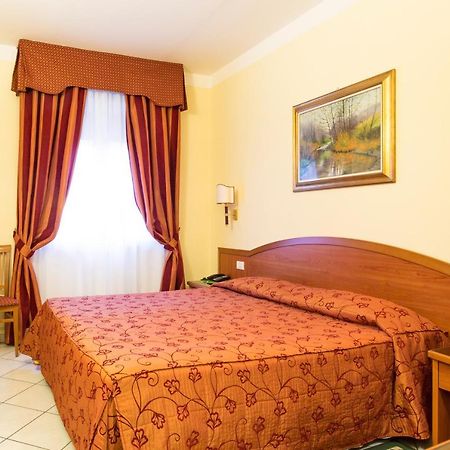 Hotel Ristorante Paladini Carisio Exteriér fotografie
