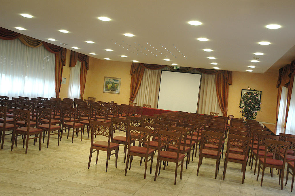 Hotel Ristorante Paladini Carisio Exteriér fotografie