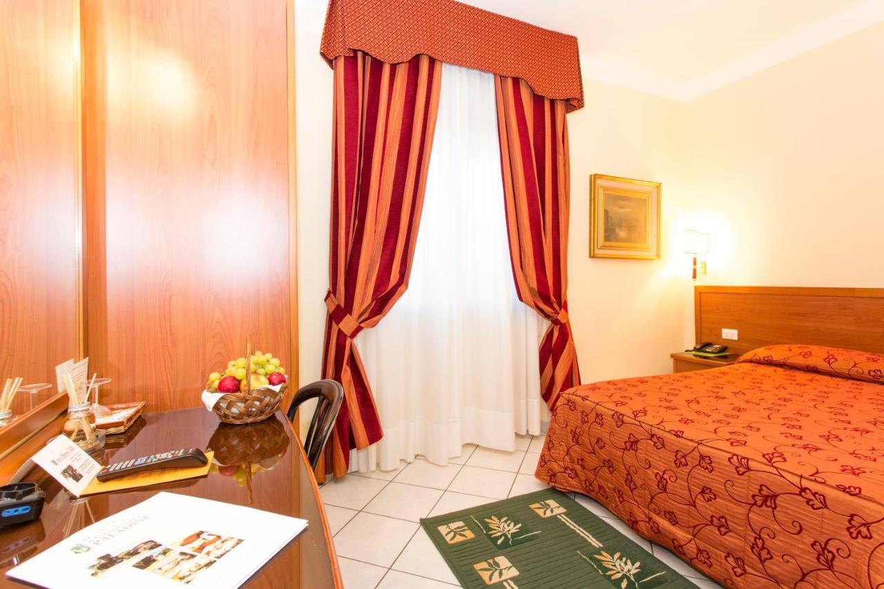 Hotel Ristorante Paladini Carisio Exteriér fotografie