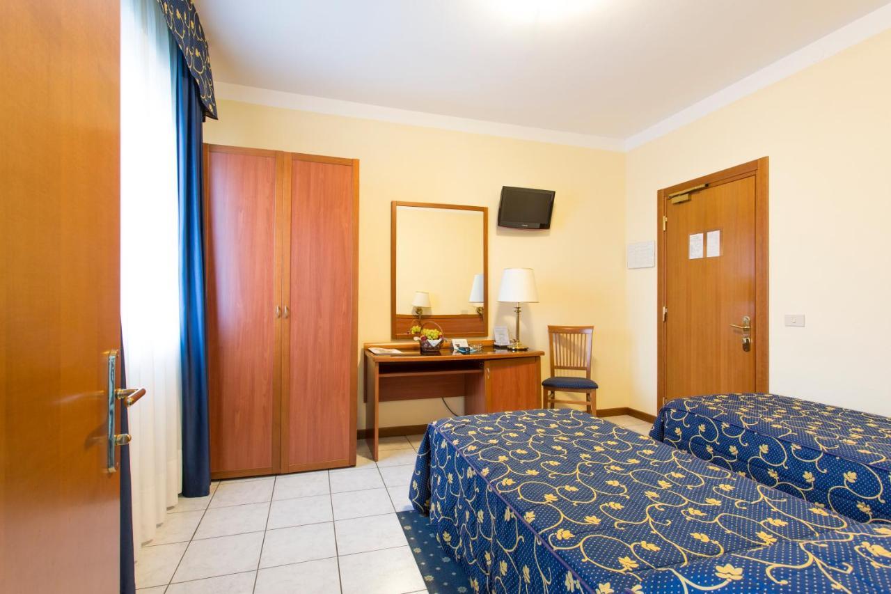 Hotel Ristorante Paladini Carisio Exteriér fotografie