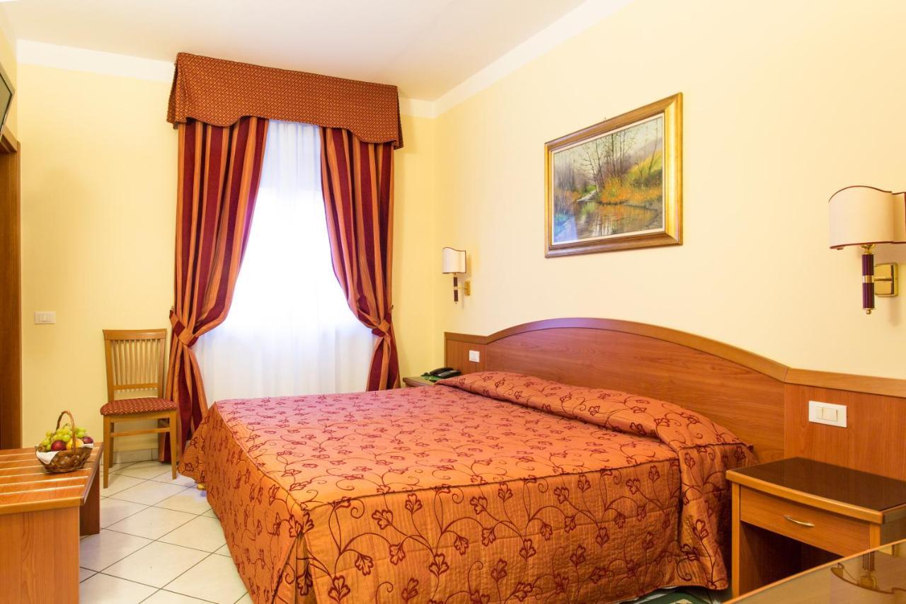 Hotel Ristorante Paladini Carisio Exteriér fotografie