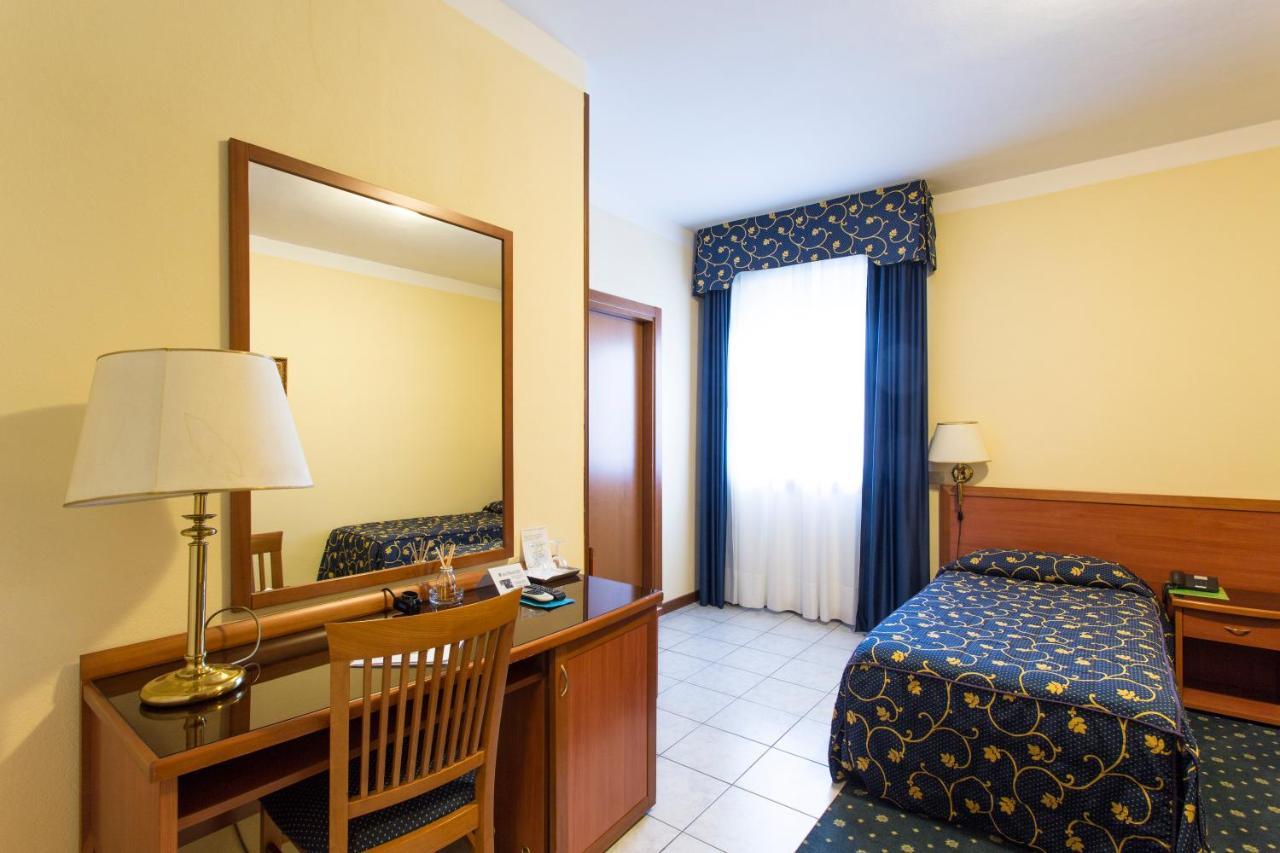 Hotel Ristorante Paladini Carisio Exteriér fotografie